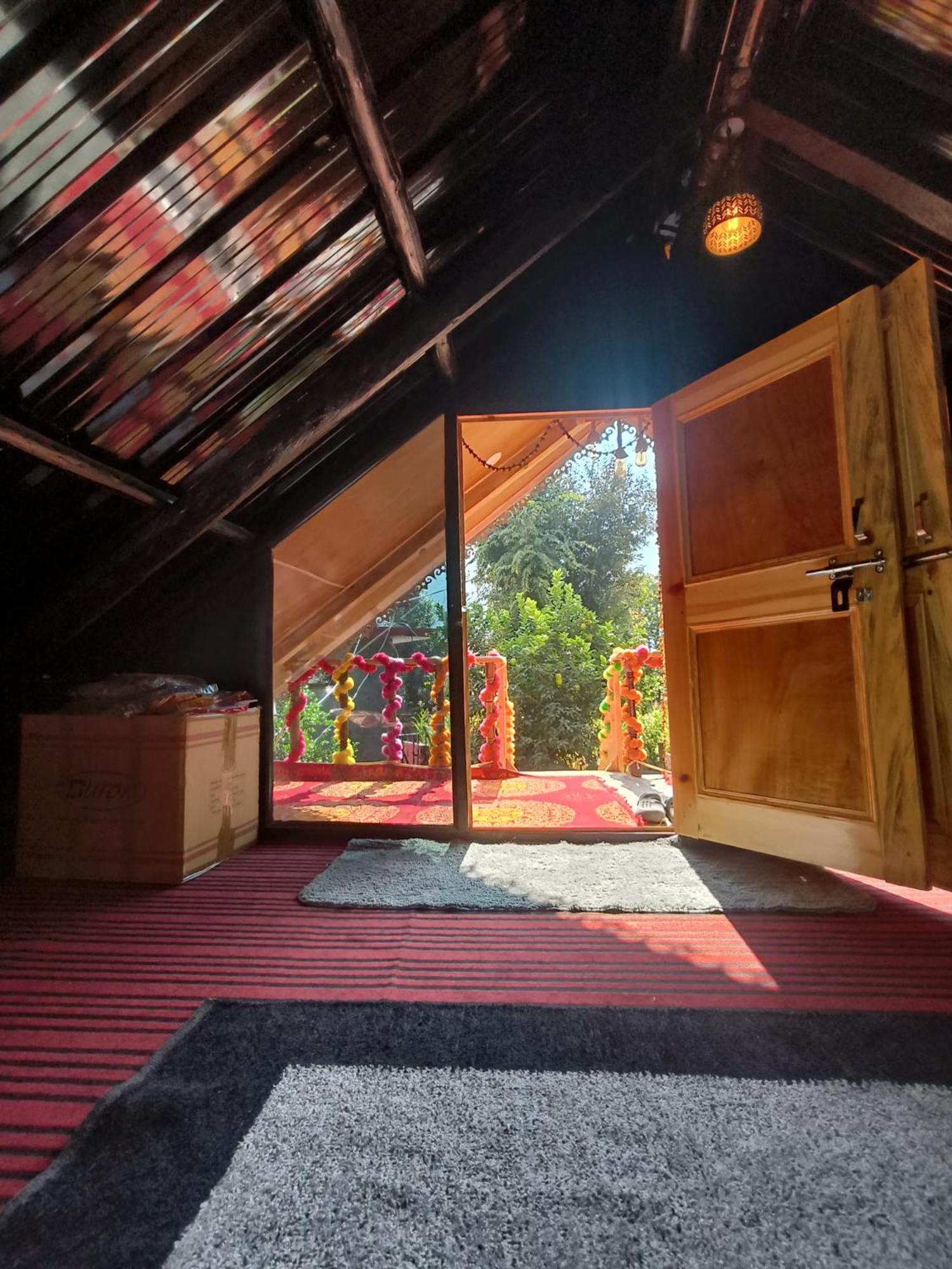 Albergue Stoner'S Delight Kulu Exterior foto
