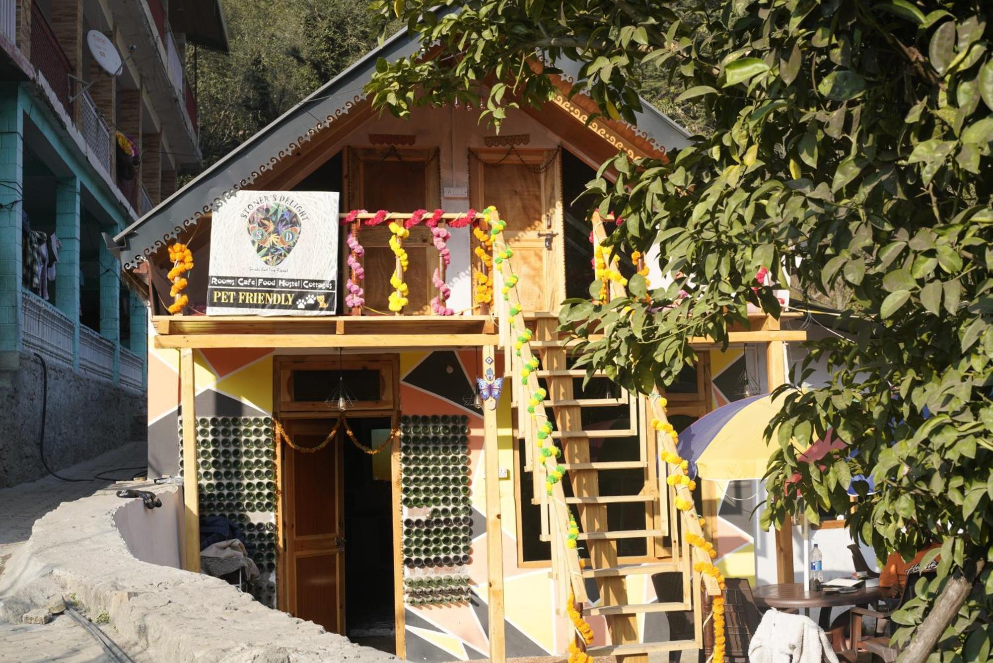 Albergue Stoner'S Delight Kulu Exterior foto